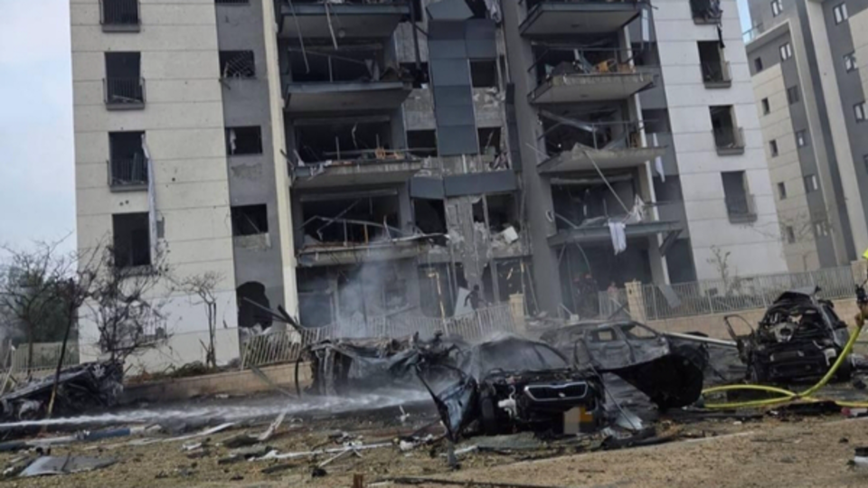 دانشجوی دانشگاه شریف با ۳ عضو خانوادهاش به شهادت رسید دانشجوی دانشگاه شریف با ۳ عضو خانوادهاش به شهادت رسید