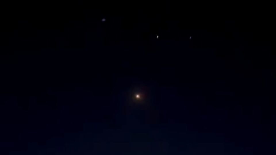 معاون استاندار هرمزگان: پدافند هوایی بندرعباس فعال و شرایط تحت کنترل است معاون استاندار هرمزگان: پدافند هوایی بندرعباس فعال و شرایط تحت کنترل است