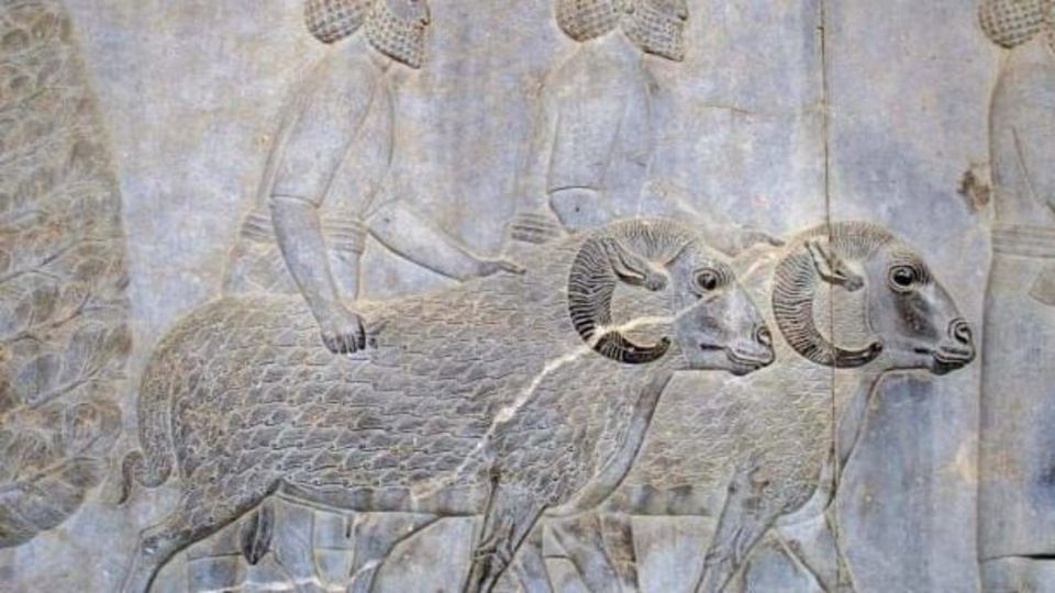 عبور رستاخیزگونه ایرانیان در پهنه تاریخ عبور رستاخیزگونه ایرانیان در پهنه تاریخ