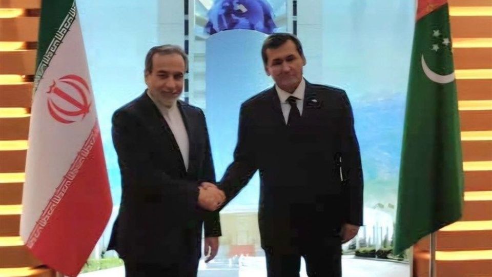 سفر عراقچی به عشق آباد و دیدار با وزیر امور خارجه ترکمنستان سفر عراقچی به عشق آباد و دیدار با وزیر امور خارجه ترکمنستان