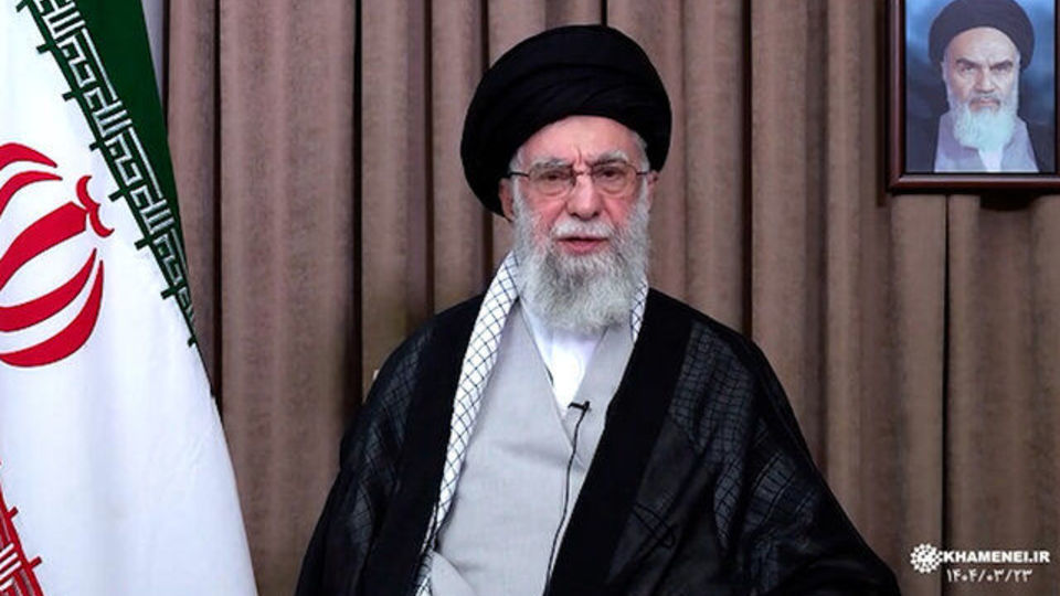 رهبر انقلاب: تبریک به ملت ایران/ رژیم صهیونی در زیر ضربات جمهوری اسلامی تقریباً لِه شد رهبر انقلاب: تبریک به ملت ایران/ رژیم صهیونی در زیر ضربات جمهوری اسلامی تقریباً لِه شد