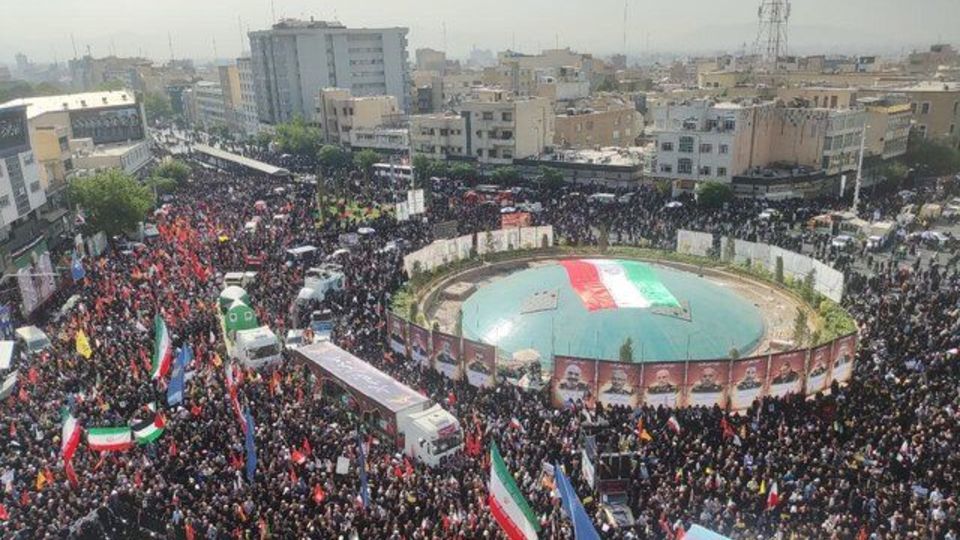 وداع مردم تهران با قهرمانان مقاومت؛بدرقه سرداران و دانشمندان شهید وداع مردم تهران با قهرمانان مقاومت؛بدرقه سرداران و دانشمندان شهید