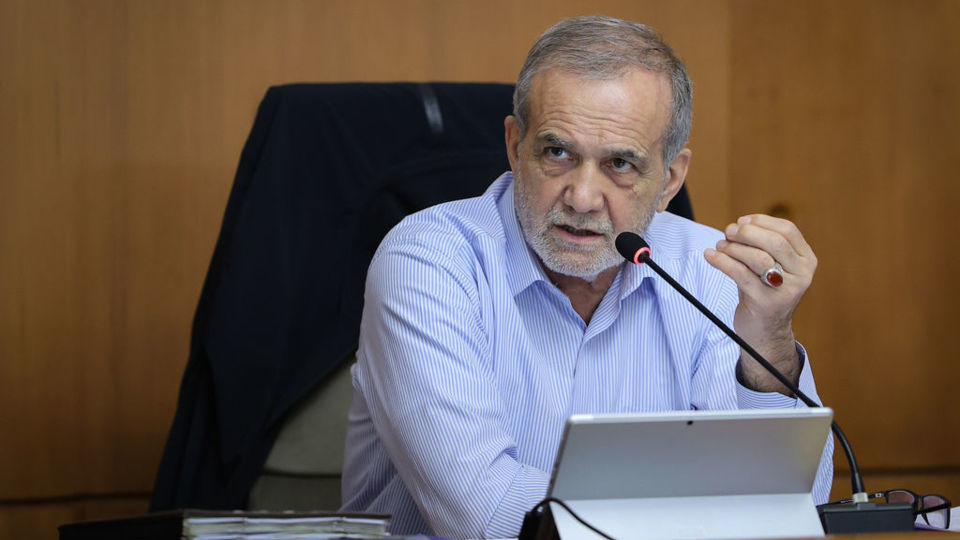 پزشکیان: مردم همه محاسبات را بر هم زدند/ دولت باید خسارات جنگ را جبران کند پزشکیان: مردم همه محاسبات را بر هم زدند/ دولت باید خسارات جنگ را جبران کند