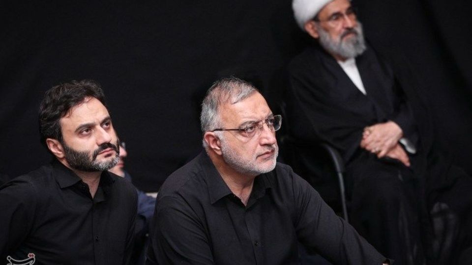  مراسم عزاداری شب تاسوعای حسینی (ع) در حسینیه امام خمینی (ره) 