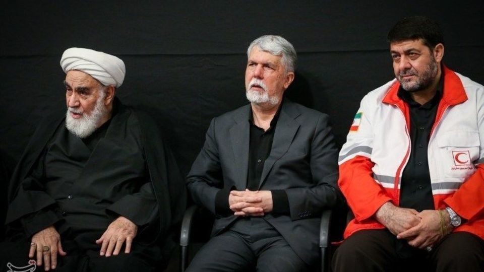  مراسم عزاداری شب تاسوعای حسینی (ع) در حسینیه امام خمینی (ره) 