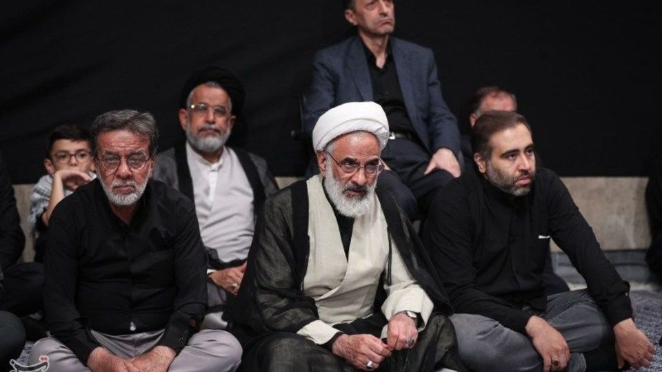  مراسم عزاداری شب تاسوعای حسینی (ع) در حسینیه امام خمینی (ره) 