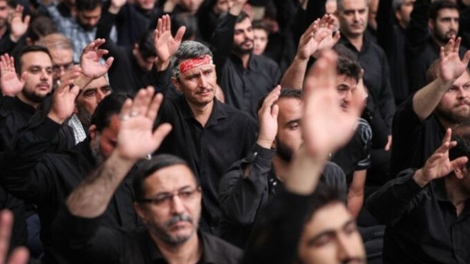 تحلیل راهبردیِ حواشی و متن مراسم عزاداری محرم امسال در حسینیه امام خمینی(ره) تحلیل راهبردیِ حواشی و متن مراسم عزاداری محرم امسال در حسینیه امام خمینی(ره)