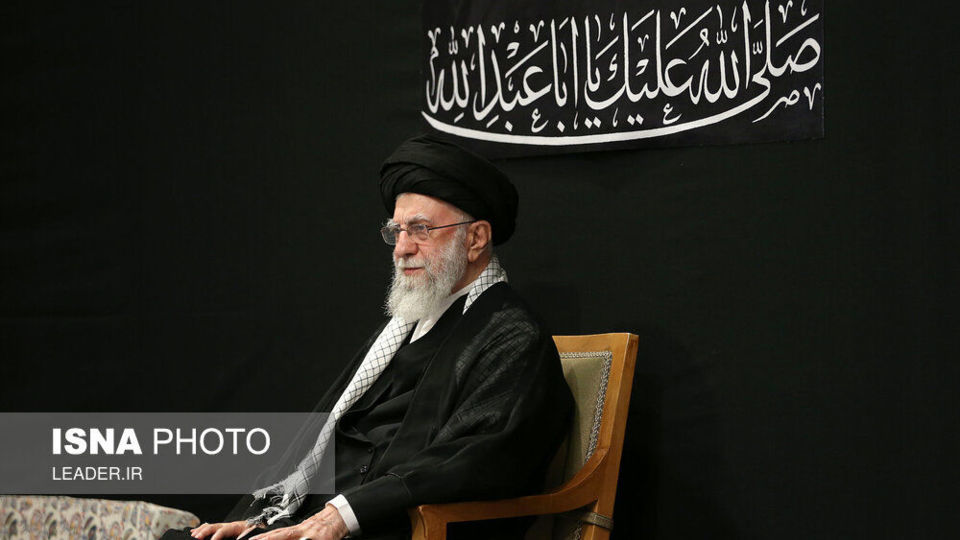 مراسم عزادارای شب عاشورای حسینی با حضور رهبر انقلاب