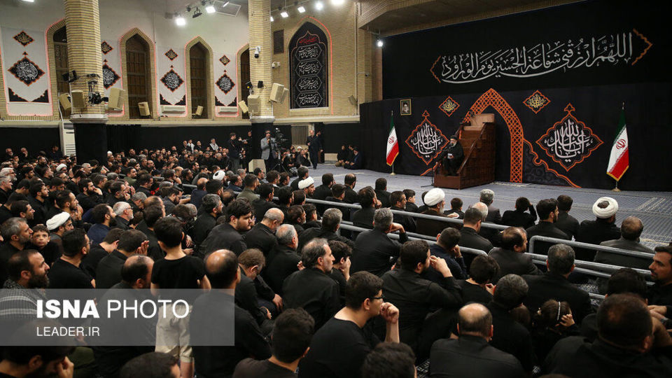 مراسم عزادارای شب عاشورای حسینی با حضور رهبر انقلاب