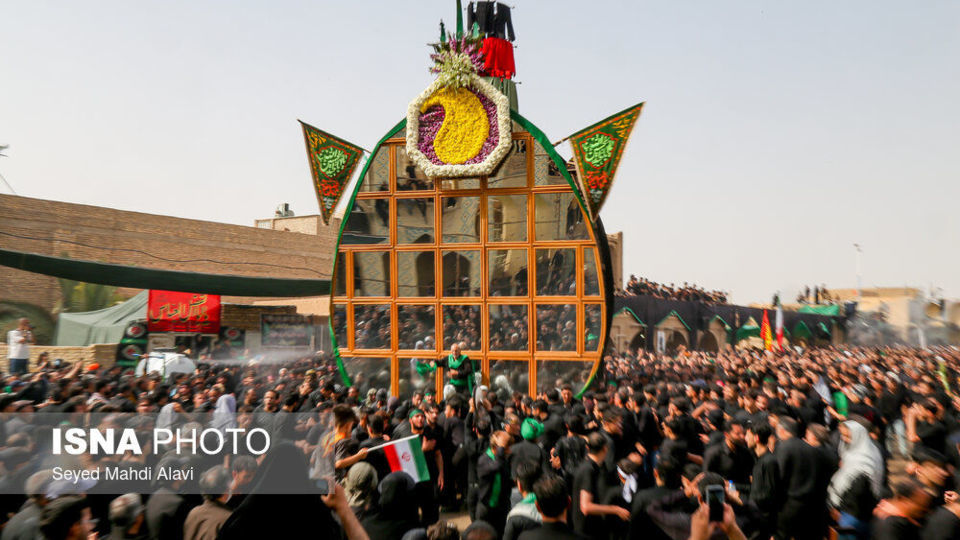 آیین سنتی نخل گردانی عصر عاشورا - یزد