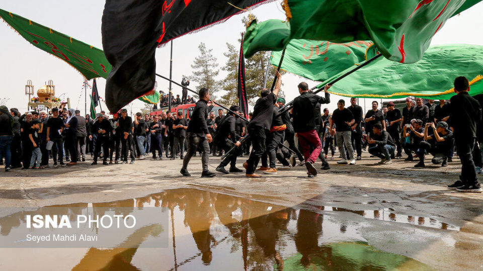 آیین سنتی نخل گردانی عصر عاشورا - یزد