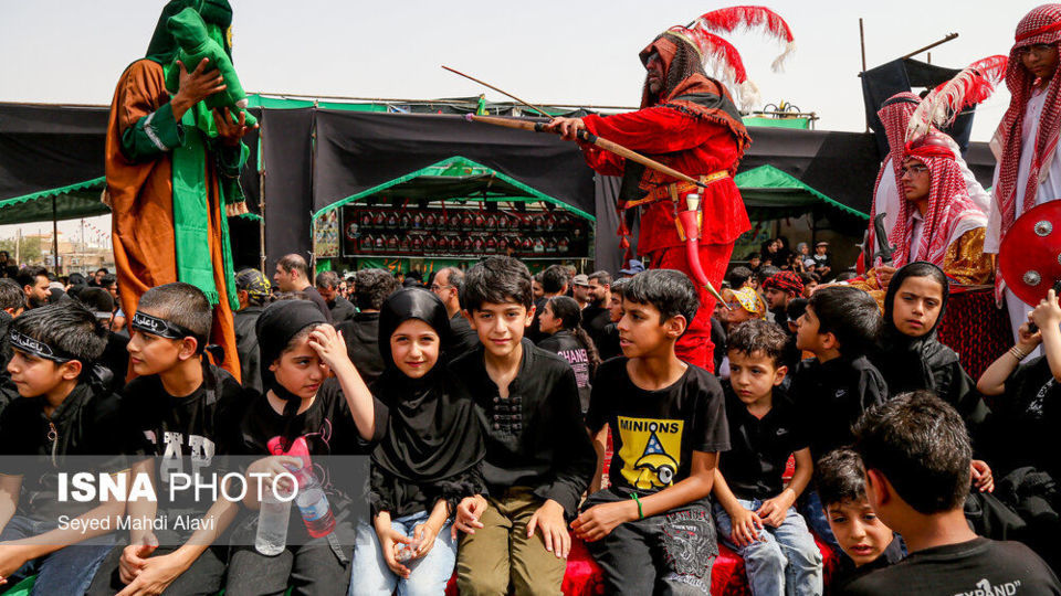 آیین سنتی نخل گردانی عصر عاشورا - یزد