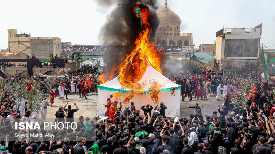 آیین سنتی نخل گردانی عصر عاشورا - یزد