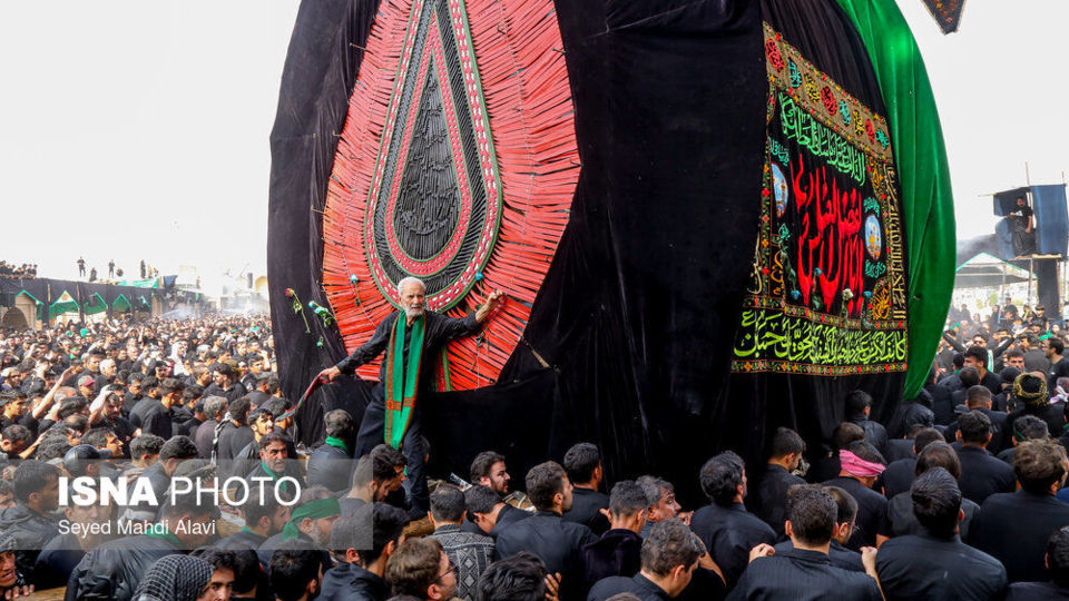 آیین سنتی نخل گردانی عصر عاشورا - یزد