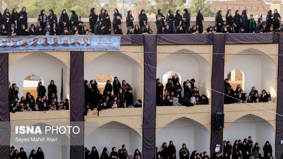 آیین سنتی نخل گردانی عصر عاشورا - یزد