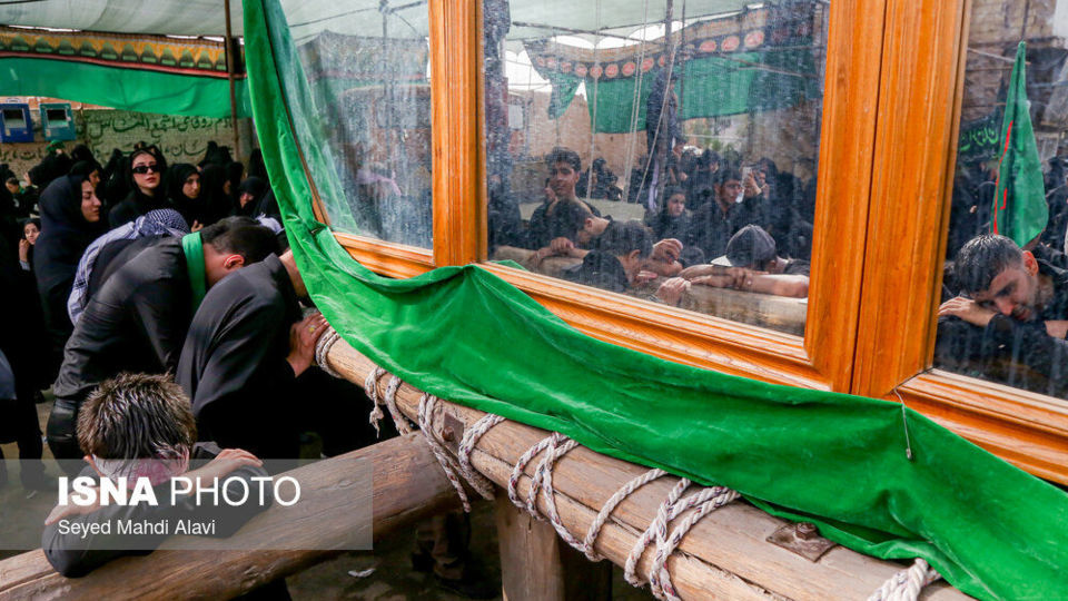 آیین سنتی نخل گردانی عصر عاشورا - یزد