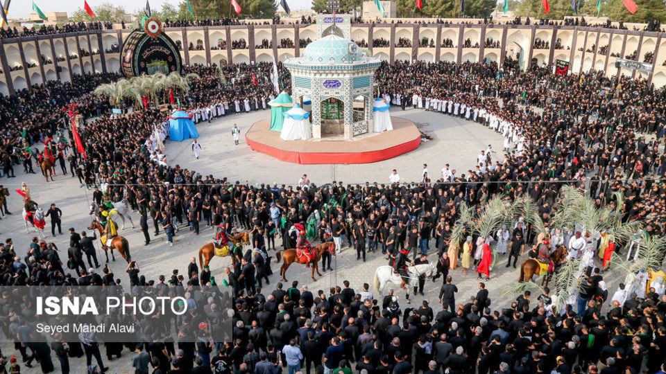 آیین سنتی نخل گردانی عصر عاشورا - یزد