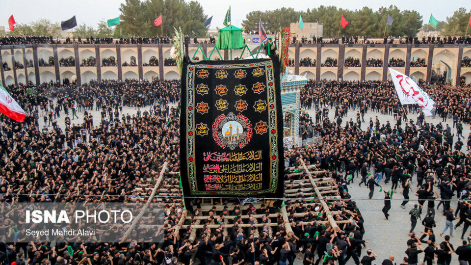 آیین سنتی نخل گردانی عصر عاشورا - یزد