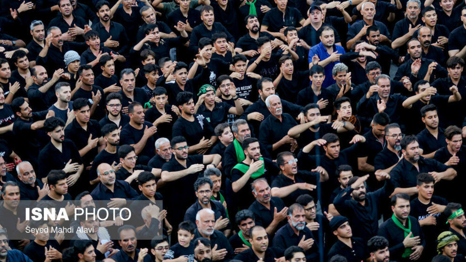 آیین سنتی نخل گردانی عصر عاشورا - یزد