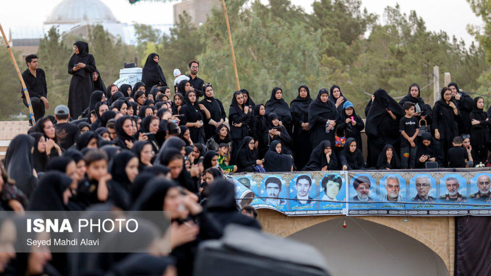 آیین سنتی نخل گردانی عصر عاشورا - یزد