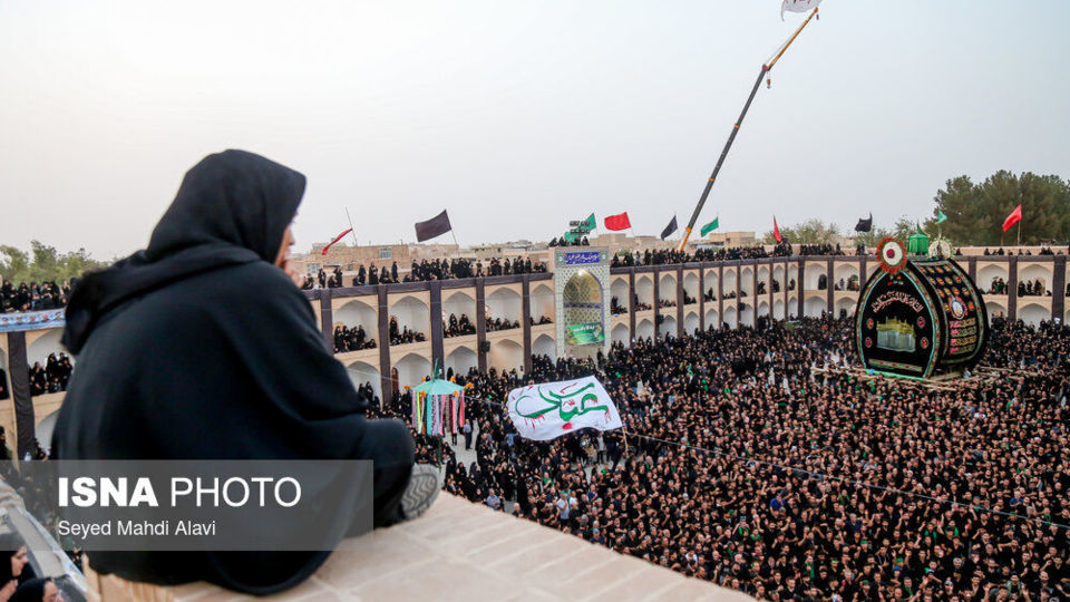 آیین سنتی نخل گردانی عصر عاشورا - یزد