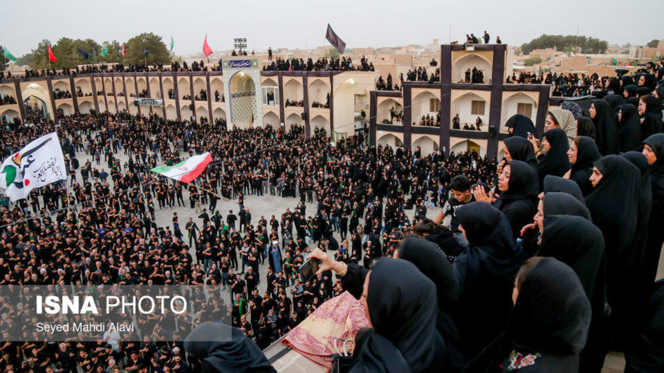 آیین سنتی نخل گردانی عصر عاشورا - یزد