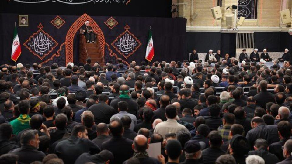 برگزاری آخرین شب مراسم عزاداری ایام محرم امسال در حسینیه امام خمینی(ره) برگزاری آخرین شب مراسم عزاداری ایام محرم امسال در حسینیه امام خمینی(ره)