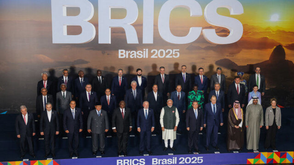 تعرفه ترامپ بر گروه بریکس با شروطی به تعویق افتاد تعرفه ترامپ بر گروه بریکس با شروطی به تعویق افتاد