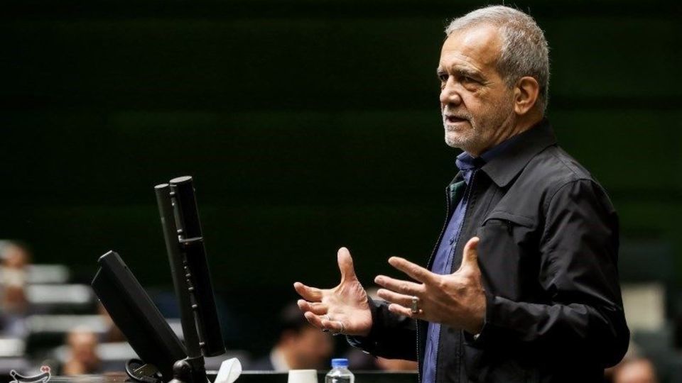 از رییس جمهور مواضع محکمتری انتظار داریم از رییس جمهور مواضع محکمتری انتظار داریم