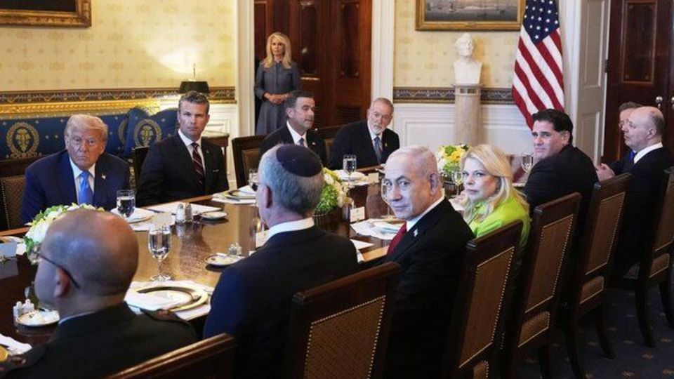 ترامپ اعتراف کرد/ سفیر آمریکا از ترس موشکهای ایران به پناهگاهها فرار میکرد ترامپ اعتراف کرد/ سفیر آمریکا از ترس موشکهای ایران به پناهگاهها فرار میکرد