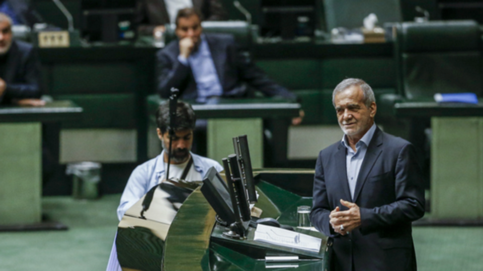 ۲۴ نماینده تهران:برخی جملات در مصاحبه پزشکیان خلاف وحدت در مبارزه با آمریکا بود ۲۴ نماینده تهران:برخی جملات در مصاحبه پزشکیان خلاف وحدت در مبارزه با آمریکا بود