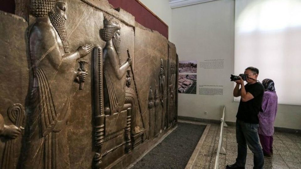 نقشه راه بازگشایی ایمن موزهها و پایگاههای میراثفرهنگی در دوره پسابحران اعلام شد/ دارابی خبر داد: آغاز مرحله گذار با رویکرد حفاظتی، جامعهمحور و تدریجی نقشه راه بازگشایی ایمن موزهها و پایگاههای میراثفرهنگی در دوره پسابحران اعلام شد/ دارابی خبر داد: آغاز مرحله گذار با رویکرد حفاظتی، جامعهمحور و تدریجی