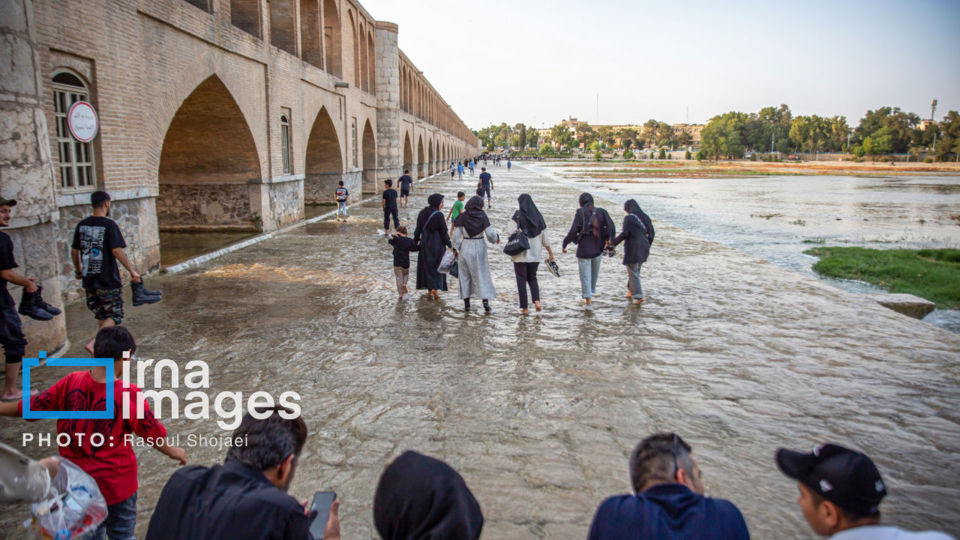 بازگشت زندگی به زایندهرود بازگشت زندگی به زایندهرود