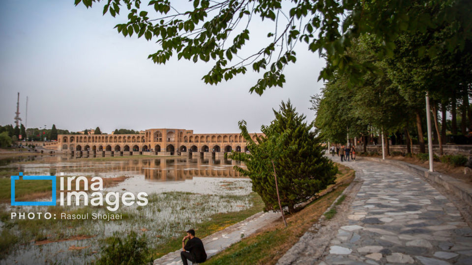 بازگشت زندگی به زایندهرود بازگشت زندگی به زایندهرود