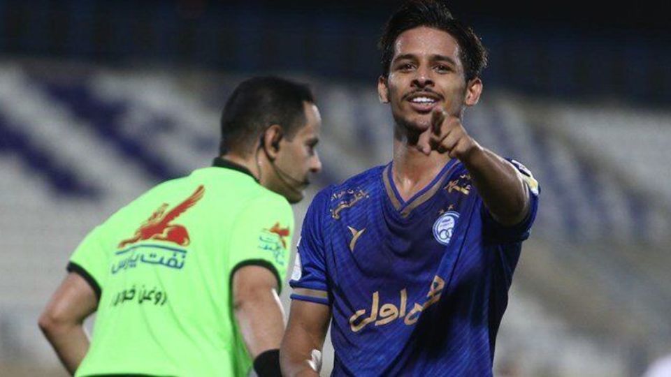 قرارداد بلندمدت مهدی قائدی امضا شد ؛استقلال تا ۳۰ سالگی قید بازیکن محبوبش را بزند قرارداد بلندمدت مهدی قائدی امضا شد ؛استقلال تا ۳۰ سالگی قید بازیکن محبوبش را بزند