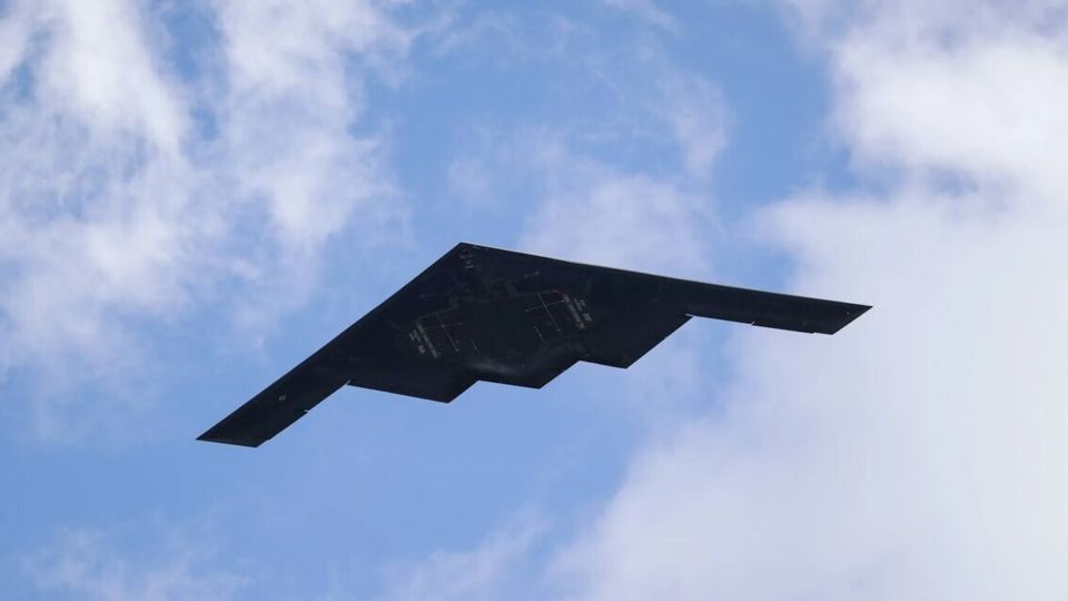 از مذاکره کنار نکشیم میز را به موشک بست که بست! از مذاکره کنار نکشیم میز را به موشک بست که بست!