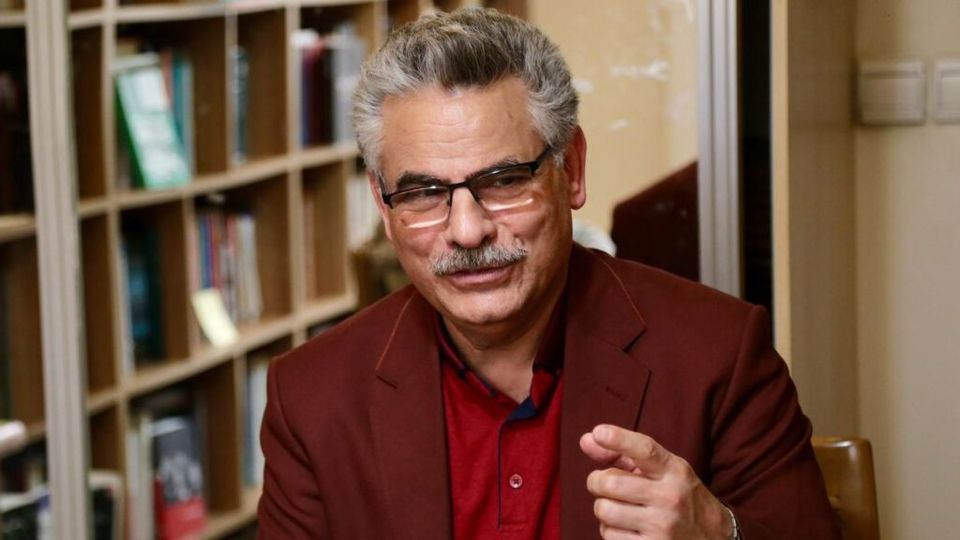 خواندن کتابهای سطحی بهتر از نخواندن آن است خواندن کتابهای سطحی بهتر از نخواندن آن است