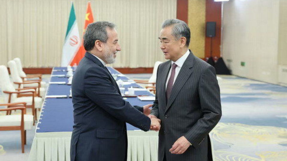 وانگیی: چین به حمایت از ایران در مقاومت در برابر زورگویی ادامه میدهد وانگیی: چین به حمایت از ایران در مقاومت در برابر زورگویی ادامه میدهد