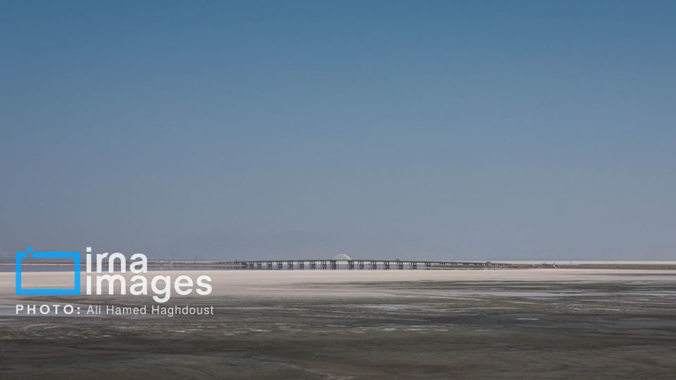 شنا در ارومیه «نیمهجان» شنا در ارومیه «نیمهجان»