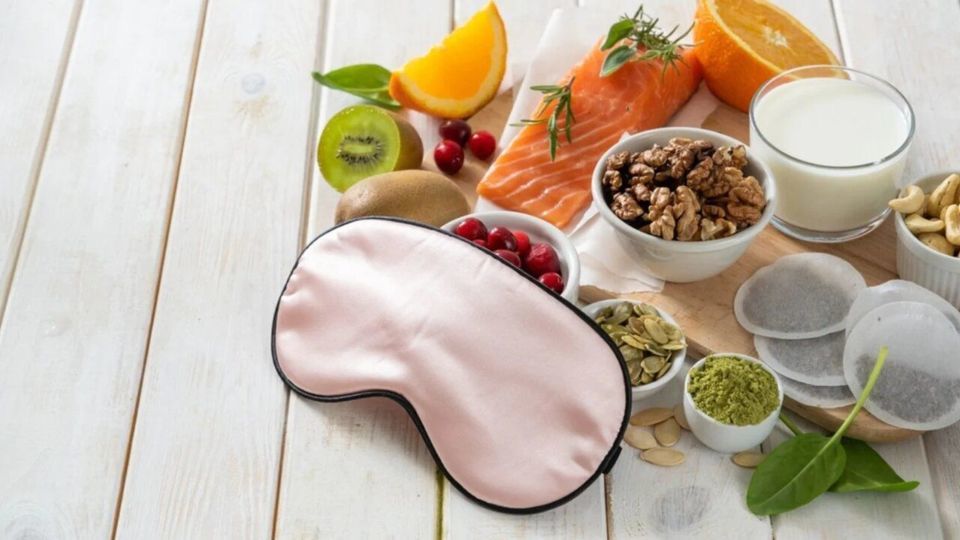 خوراکیها و غذاهایی که خواب شما را مختل میکنند خوراکیها و غذاهایی که خواب شما را مختل میکنند