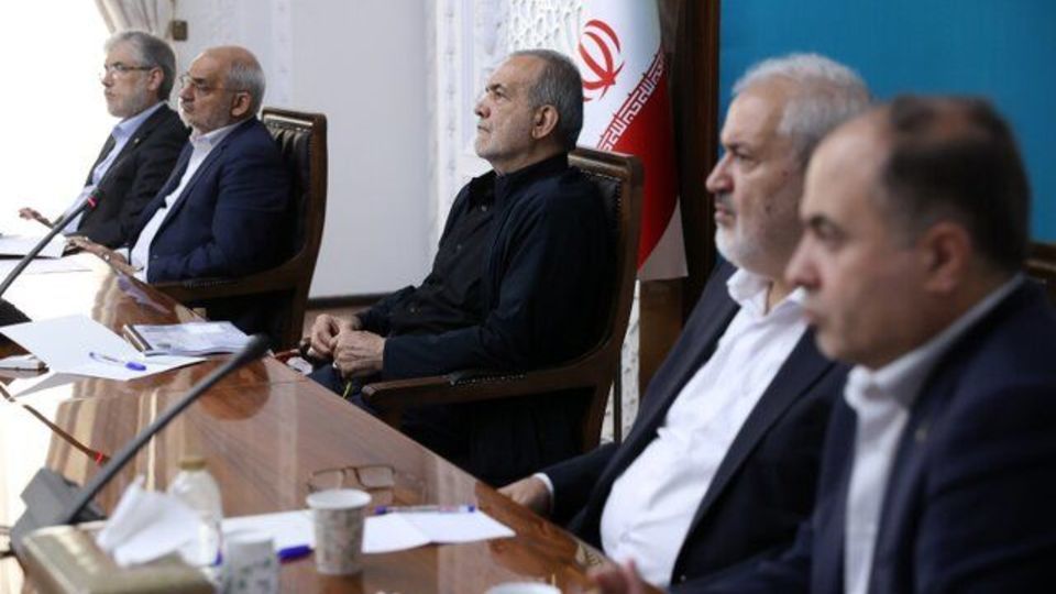 پزشکیان: حل چالش کمآبی نیازمند تغییر نگرش است پزشکیان: حل چالش کمآبی نیازمند تغییر نگرش است