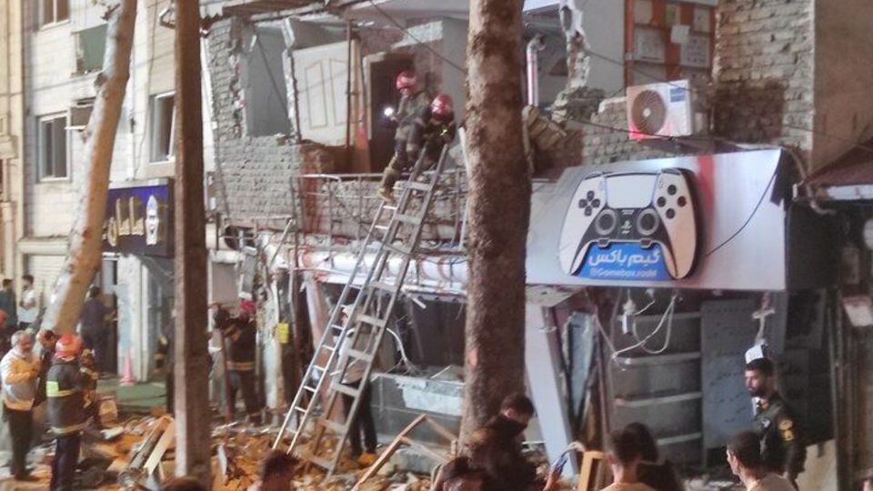 ۱۷ مصدوم در پی انفجار دو واحد تجاری رشت ۱۷ مصدوم در پی انفجار دو واحد تجاری رشت