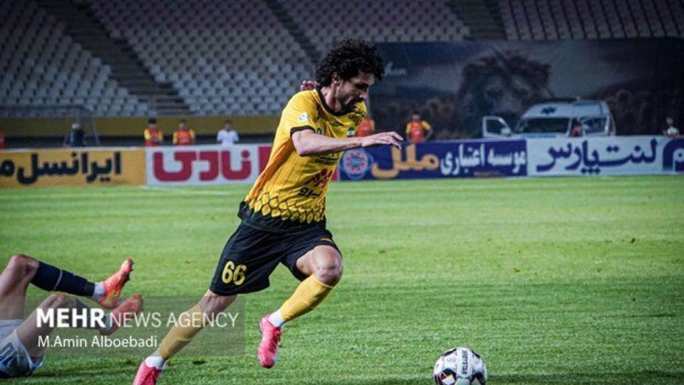 جشنواره گل سپاهان در روز بازگشت حاج صفی با بازوبند کاپیتانی جشنواره گل سپاهان در روز بازگشت حاج صفی با بازوبند کاپیتانی