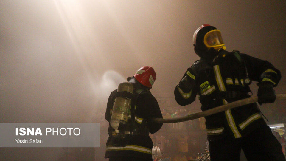 آتش سوزی مهیب در مرکز خرید ونوس - بندرانزلی