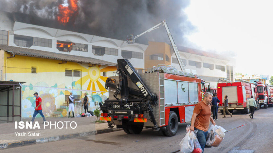 آتش سوزی مهیب در مرکز خرید ونوس - بندرانزلی