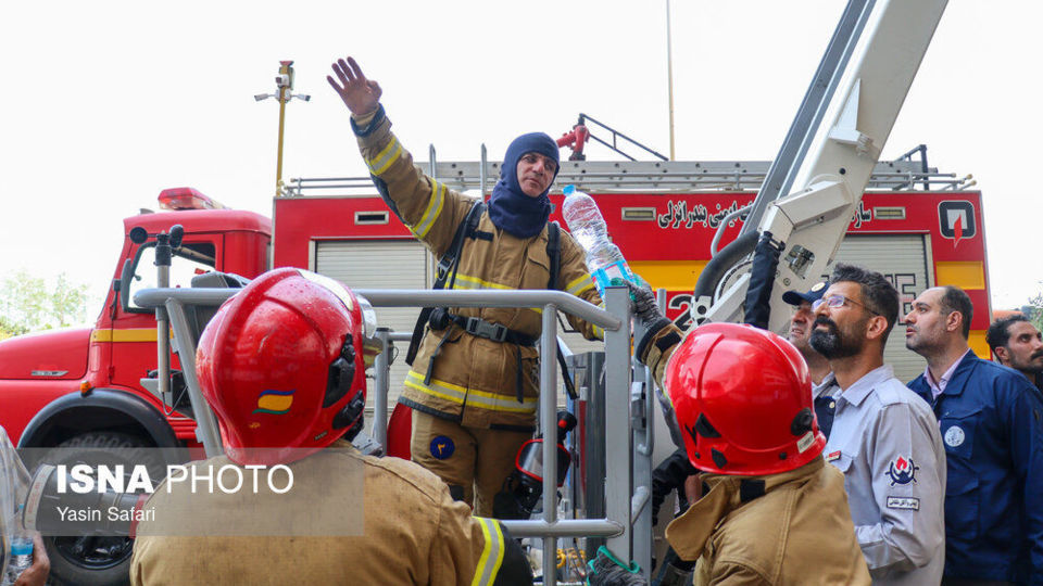 آتش سوزی مهیب در مرکز خرید ونوس - بندرانزلی