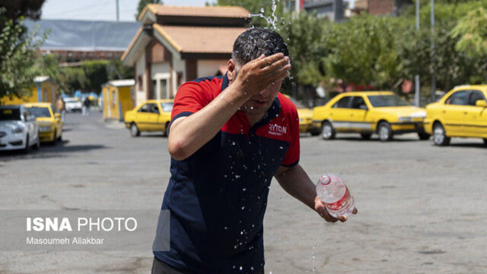 وزش باد و ماندگاری هوای گرم در تهران وزش باد و ماندگاری هوای گرم در تهران