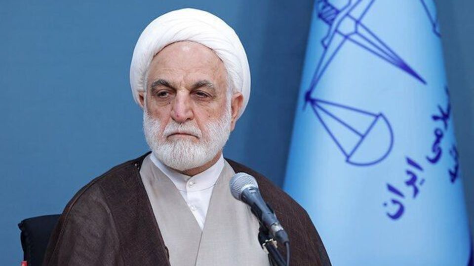 تمامی مسئولان قضایی موظفند بر زیرمجموعههای خود نظارت مستمر داشته باشند تمامی مسئولان قضایی موظفند بر زیرمجموعههای خود نظارت مستمر داشته باشند