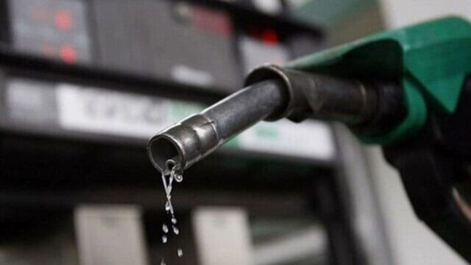 واردات بنزین سوپر ازسوی بخش خصوصی آغاز میشود/ صدور ۵ مجوز واردات واردات بنزین سوپر ازسوی بخش خصوصی آغاز میشود/ صدور ۵ مجوز واردات