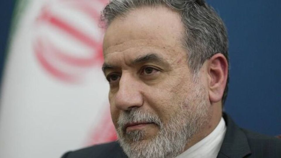 عراقچی: وزارت خارجه از تمام ظرفیت خود برای خدمت به زائران اربعین استفاده میکند عراقچی: وزارت خارجه از تمام ظرفیت خود برای خدمت به زائران اربعین استفاده میکند